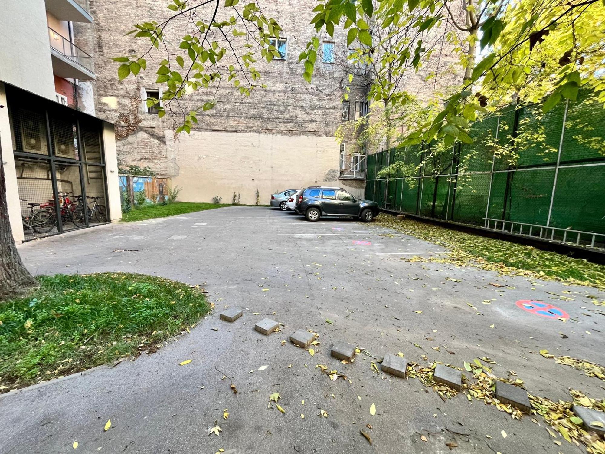 Best Seasons La Famiglia Budapest Kültér fotó